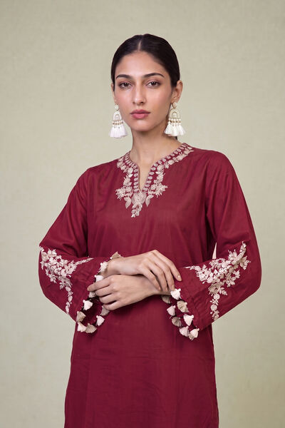 Embroidered | Cambric | Maroon V-Neck Kurta | GBP 35.00