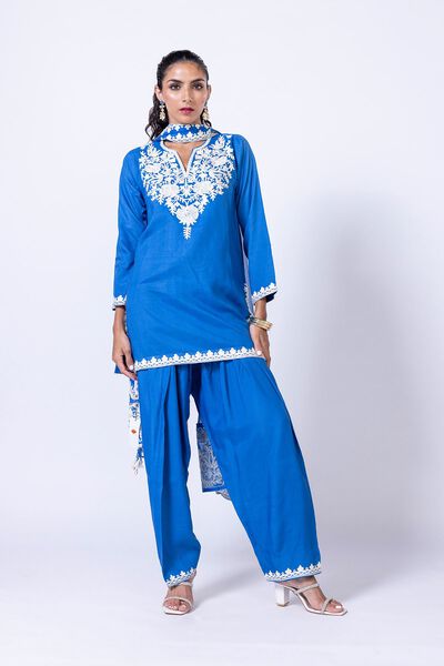  | Kurta | Embroidered | GBP 40.00