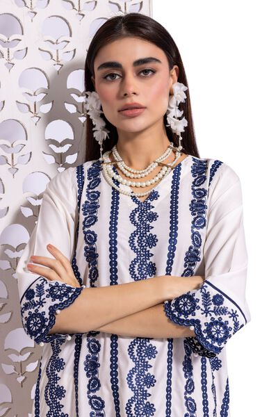  | Kurta | Embroidered | GBP 30.00