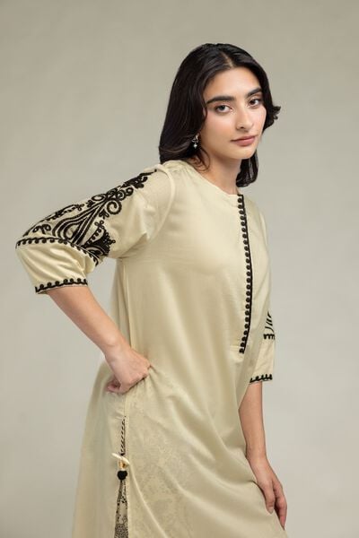 Embroidered | Cambric | Beige Round-Neck Kurta | GBP 40.00