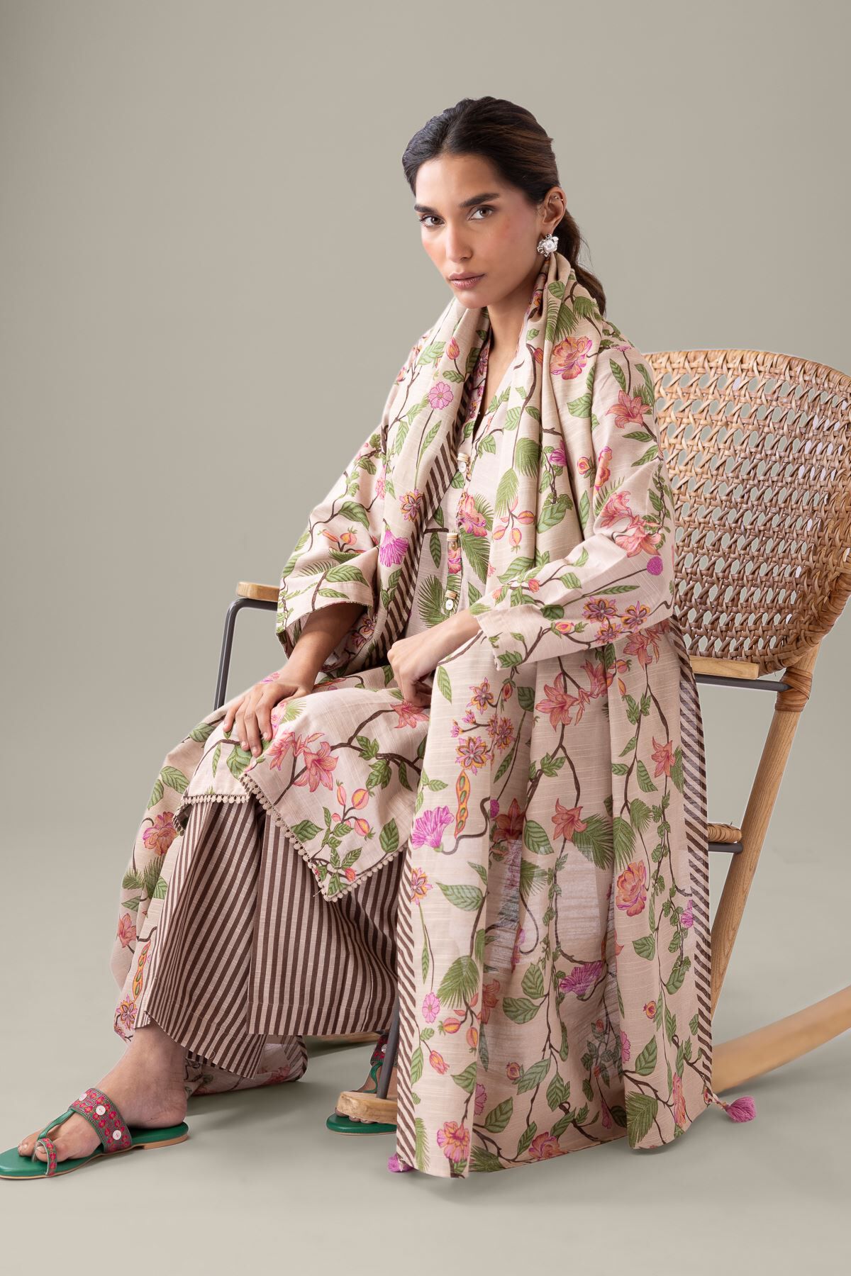 Kadu様 コラゲリード W2 Buy Kurta | 0.0 N/A | 25-09-12E2-01TA-VG_MULTI | Khaadi United Kingdom
