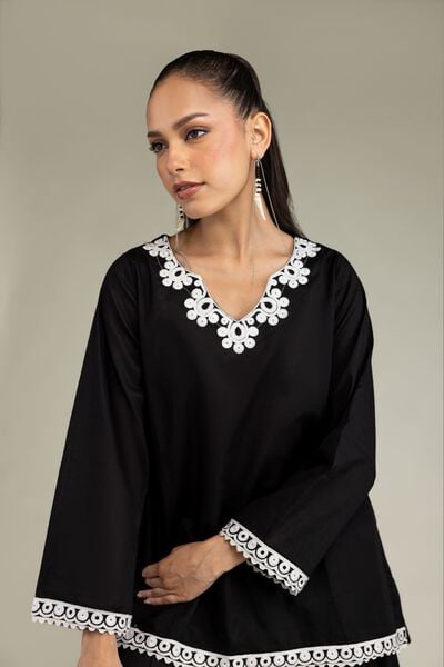 Embroidered | Cambric | Cambric Black Kurta | GBP 30.00