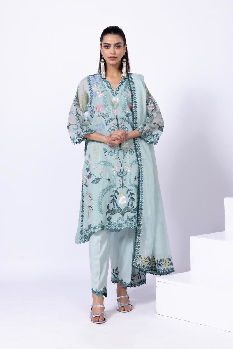 https://uk.khaadi.com/dw/image/v2/BJTG_PRD/on/demandware.static/-/Sites-khaadi-master-catalog/default/dw2a6d5b4e/images/hi-res/esb24695a_multi_1.jpg?sw=800&sh=1200