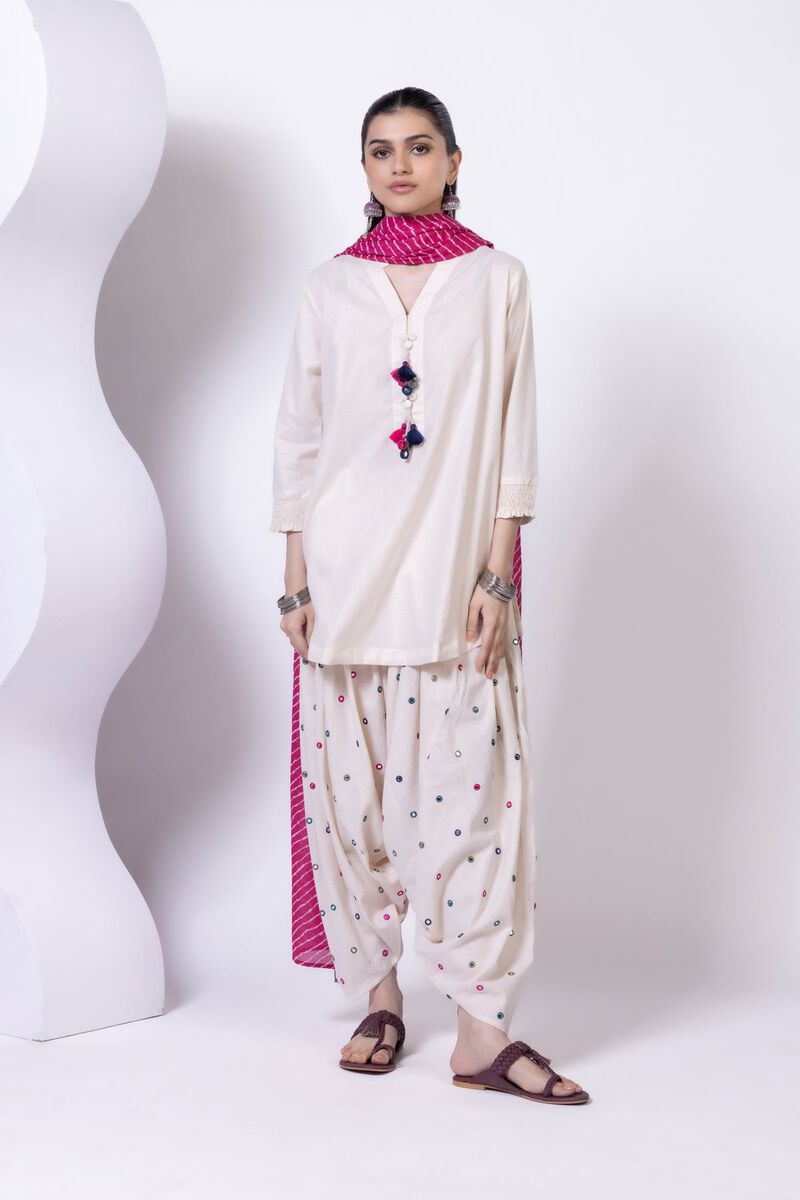 https://uk.khaadi.com/dw/image/v2/BJTG_PRD/on/demandware.static/-/Sites-khaadi-master-catalog/default/dw2d2465ac/images/hi-res/25-02e22-01ba_multi_1.jpg?sw=800&sh=1200