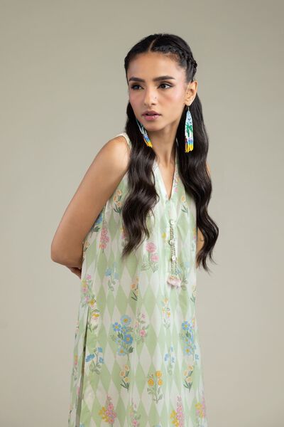 Printed | Cambric | Sleeveless Floral Kurta | GBP 15.00