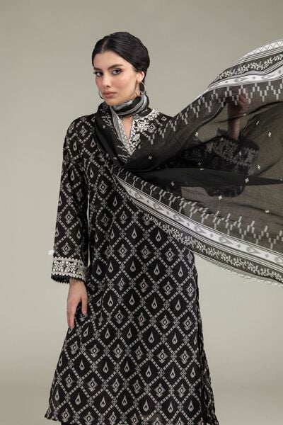 Embroidered | Lawn | Black Lawn Dupatta | GBP 15.00