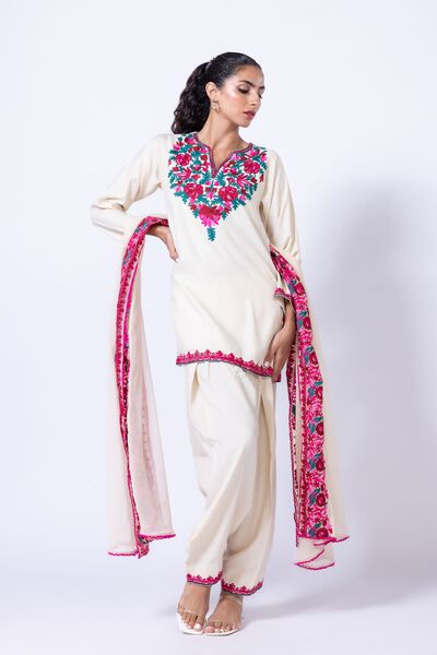  | Kurta | Embroidered | GBP 40.00