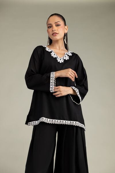 Embroidered | Cambric | Cambric Black Kurta | GBP 30.00