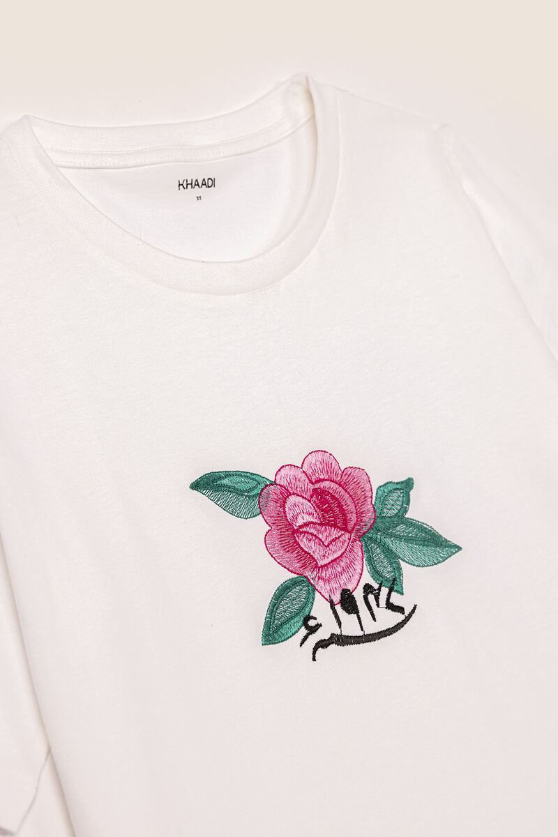  | T-shirt | Embroidered | null