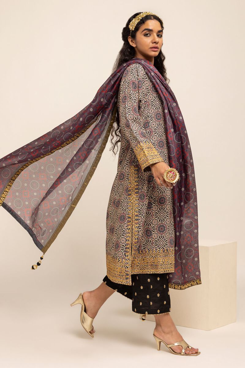  | Dupatta | Embroidered | null