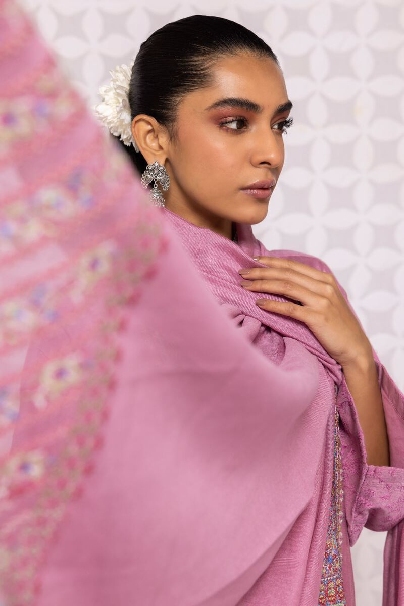  | Dupatta | Embroidered | null