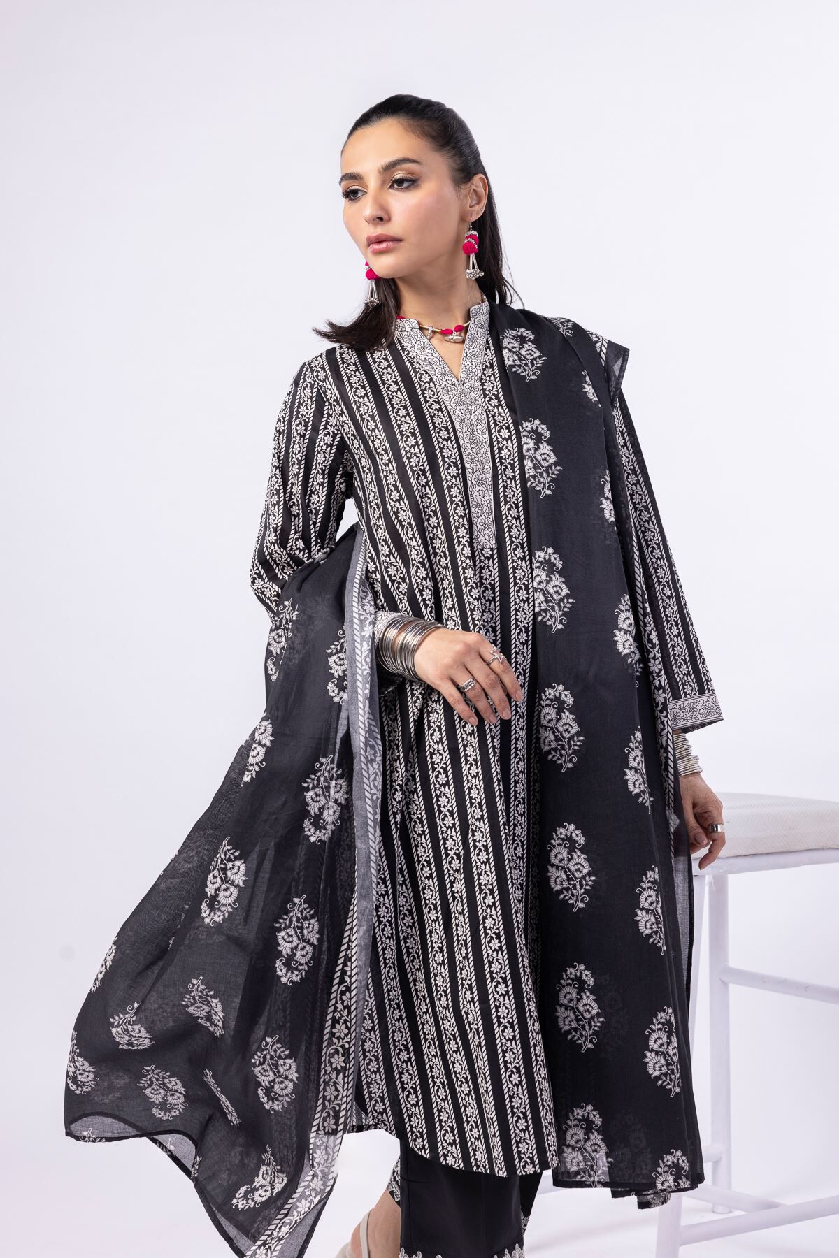 Buy Dupatta | 0.0 N/A | 25-04E43-04SA-VG_MULTI | Khaadi United Kingdom