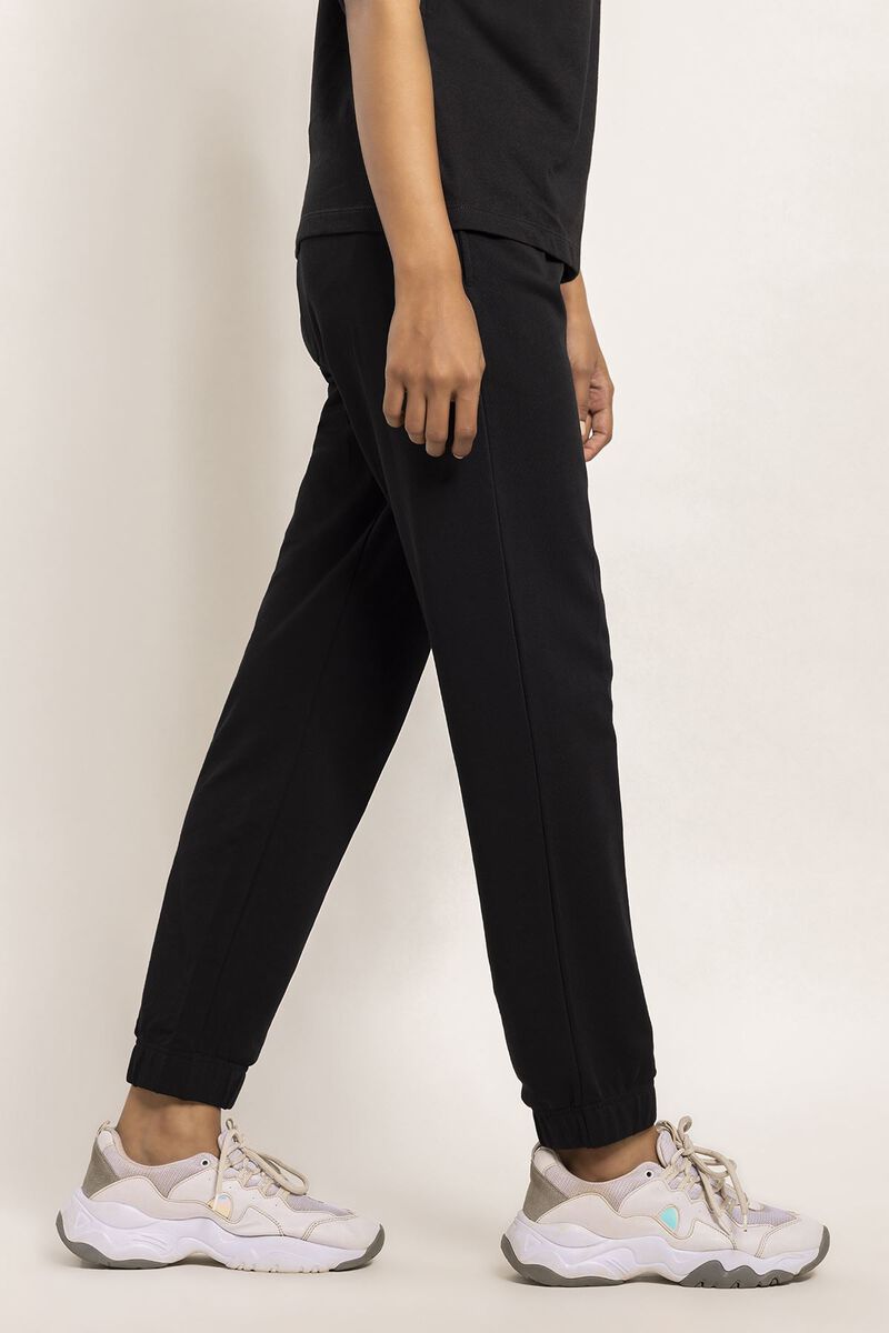  | Trousers | null