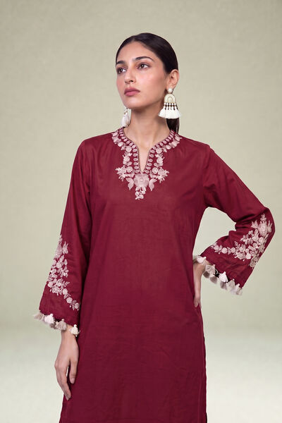 Embroidered | Cambric | Maroon V-Neck Kurta | GBP 35.00