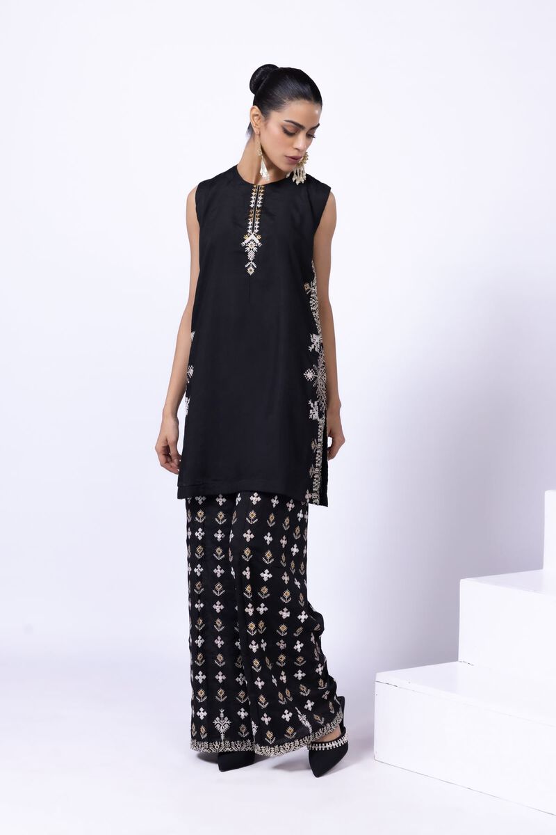 Embroidered | Raw Silk | Kurta | GBP 20.00