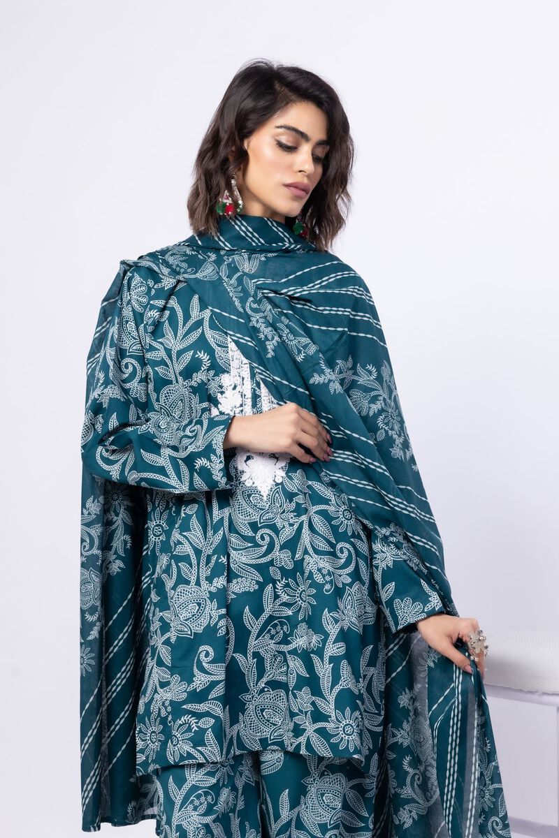 https://uk.khaadi.com/dw/image/v2/BJTG_PRD/on/demandware.static/-/Sites-khaadi-master-catalog/default/dw5141e269/images/hi-res/25-04ex11-05sa_multi_1.jpg?sw=800&sh=1200