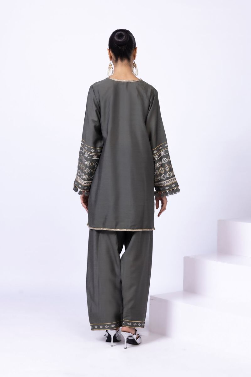 Embroidered | Raw Silk | Kurta | GBP 40.00