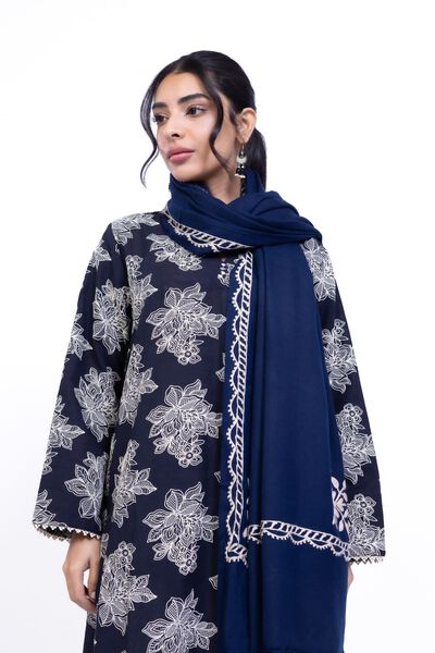 Dyed | Acrylic | Shawl | GBP 22.00