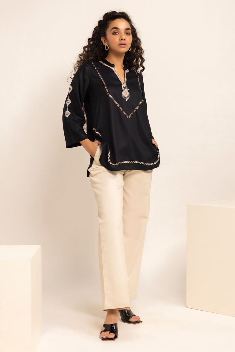  | Blouse | Embroidered | null