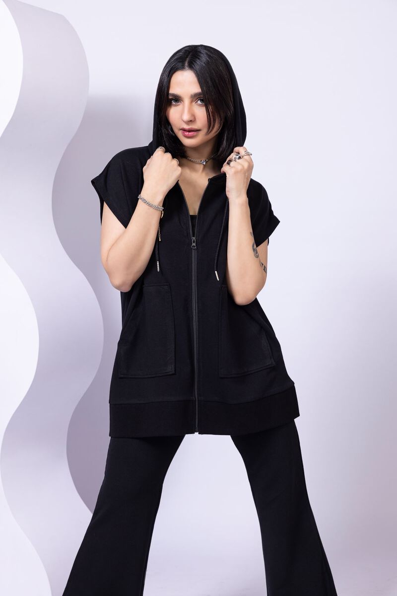 https://uk.khaadi.com/dw/image/v2/BJTG_PRD/on/demandware.static/-/Sites-khaadi-master-catalog/default/dw69c27aa5/images/hi-res/wct246020y_multi_1.jpg?sw=800&sh=1200