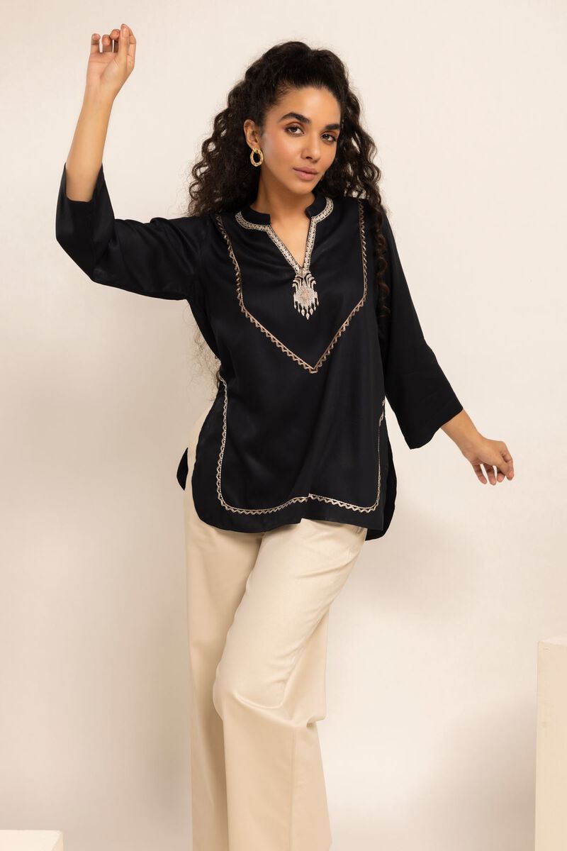  | Blouse | Embroidered | null