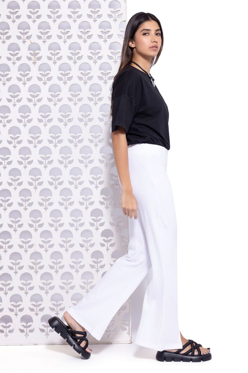 https://uk.khaadi.com/dw/image/v2/BJTG_PRD/on/demandware.static/-/Sites-khaadi-master-catalog/default/dw6e907c23/images/hi-res/wcb24246y_white_1.jpg?sw=800&sh=1200