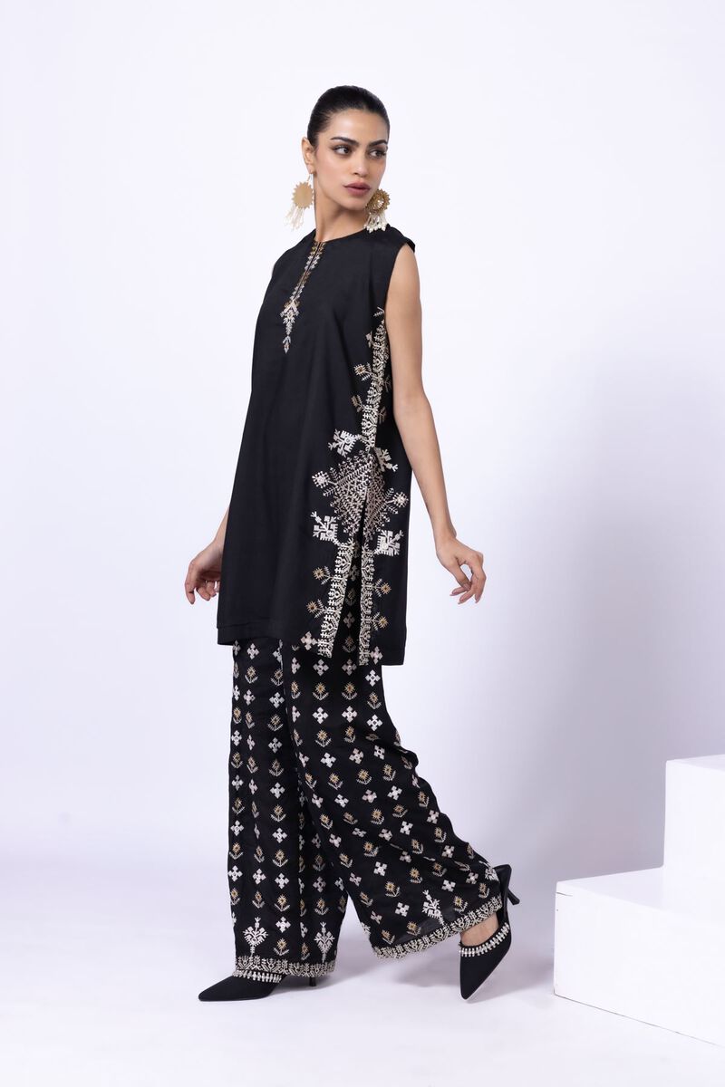 Embroidered | Raw Silk | Kurta | GBP 20.00