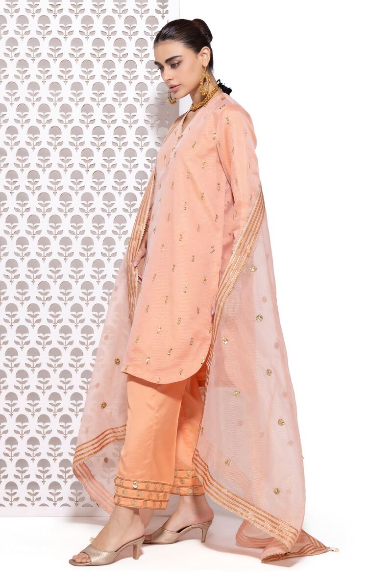 https://uk.khaadi.com/dw/image/v2/BJTG_PRD/on/demandware.static/-/Sites-khaadi-master-catalog/default/dw750185f5/images/hi-res/esb24189_peach_1.jpg?sw=800&sh=1200