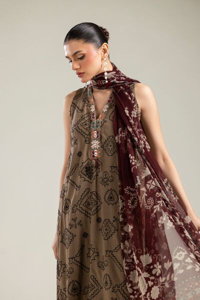 Embroidered | Chiffon | Maroon Floral Dupatta | GBP 25.00