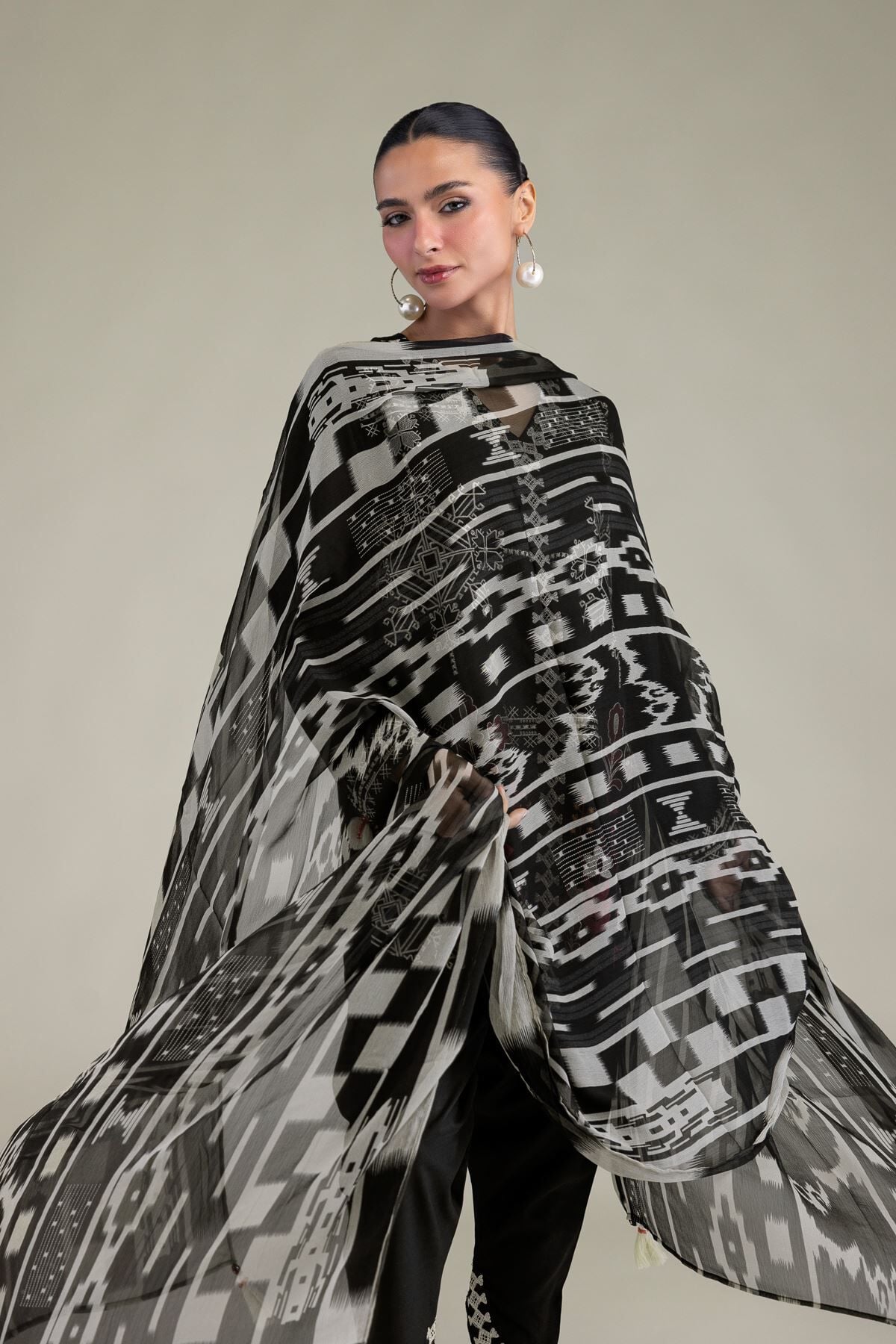 Buy Black Chiffon Dupatta | 20.00 GBP | 2-26-202-C-C-VG_MULTI