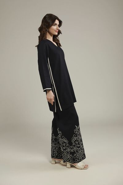 Embroidered | Heavy Textured Cotton | Pants | GBP 22.00