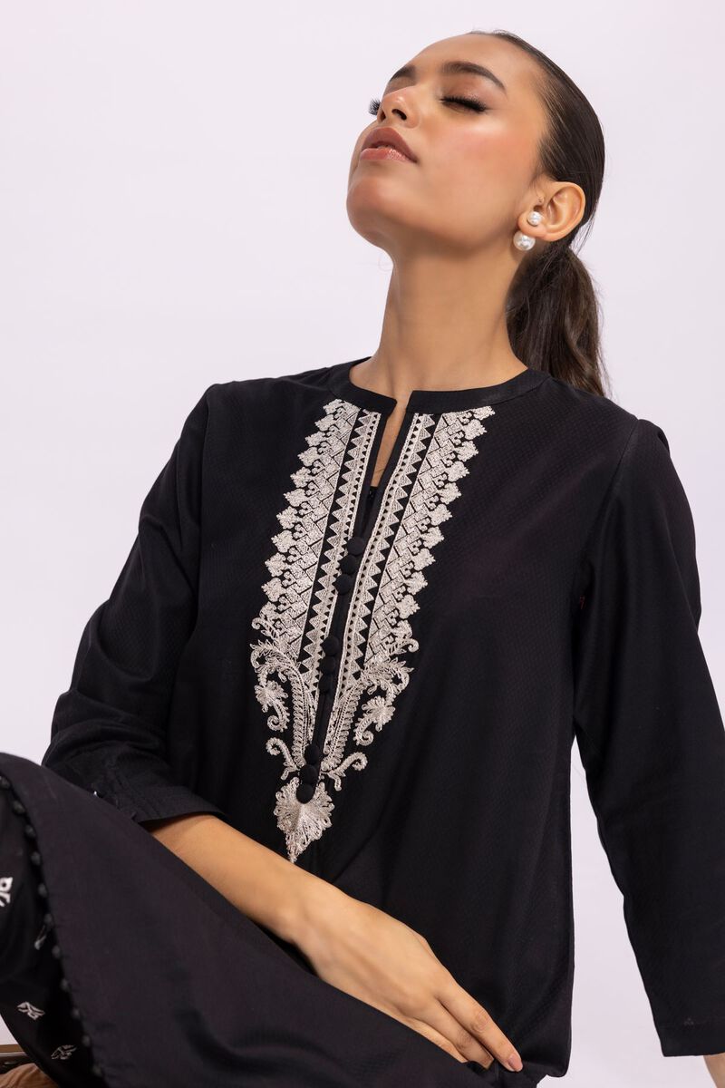 Buy Kurta | Embroidered | 7.20 GBP | 1001767946 | Khaadi United 