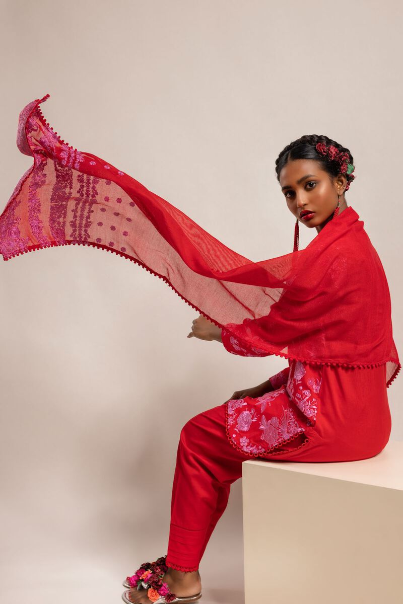  | Stole | Embroidered | null