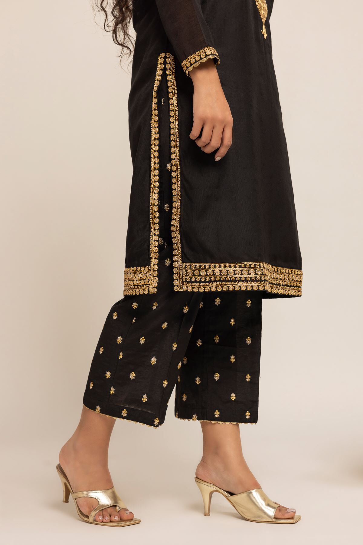 Khaadi on sale embroidered trousers