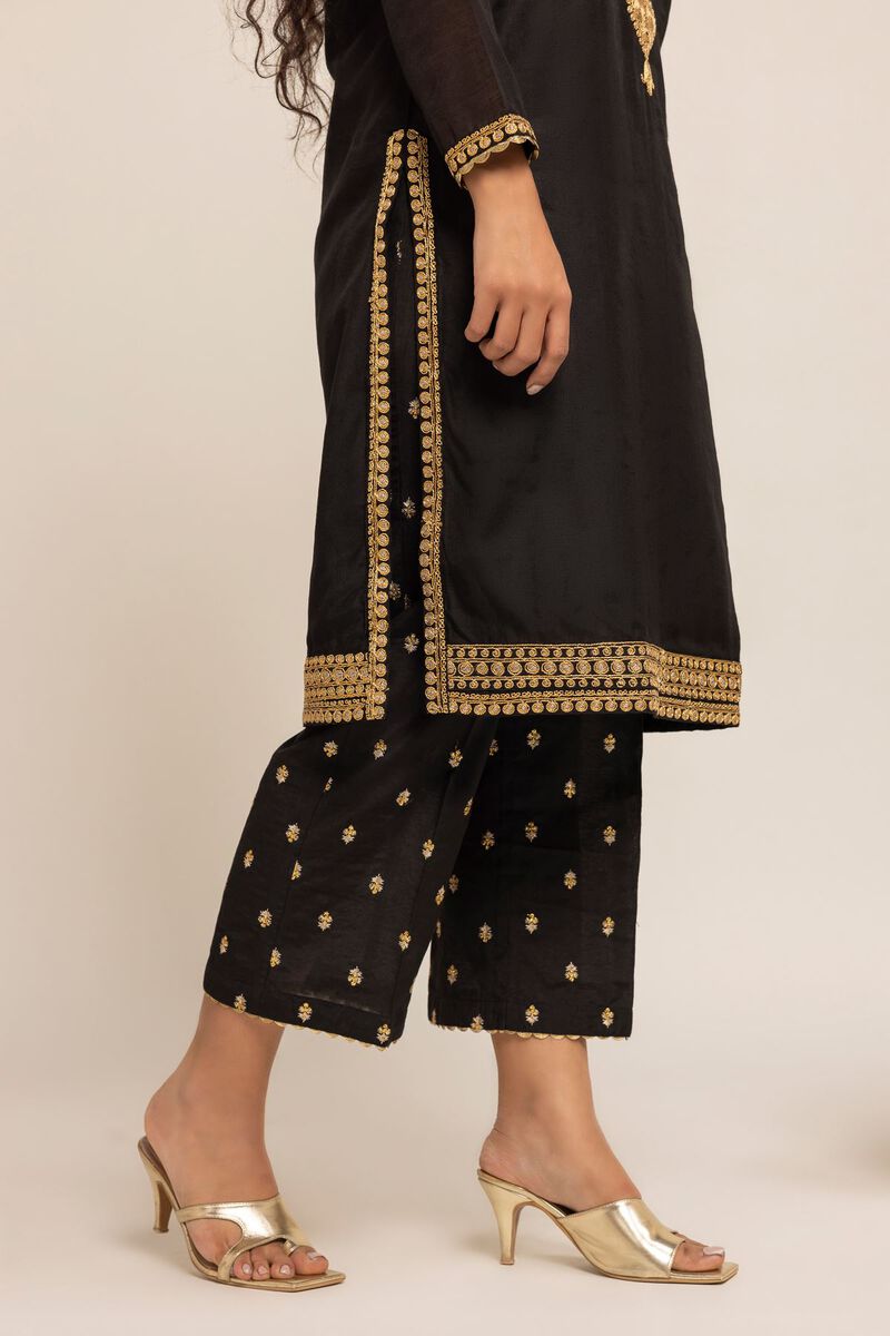  | Pants | Embroidered | null