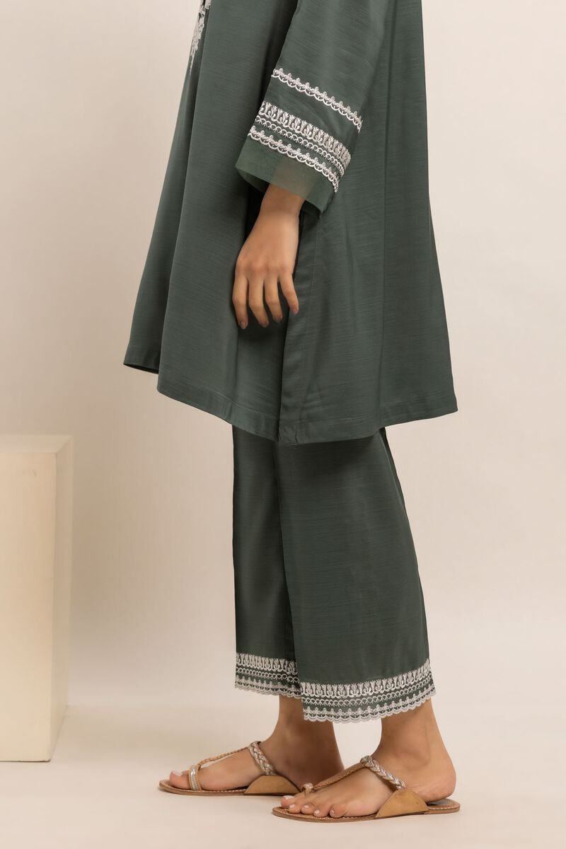  | Pants | Embroidered | null