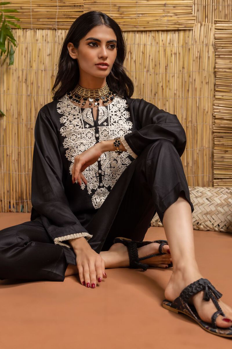  | Kurta | Embroidered | null