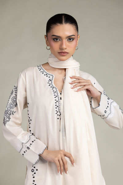 Embroidered | Lawn | Floral Lawn Dupatta | GBP 25.00