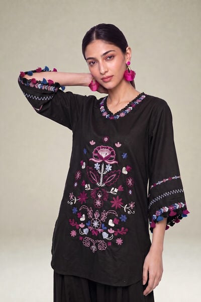 Embroidered | Cambric | Floral Black Kurta | GBP 40.00