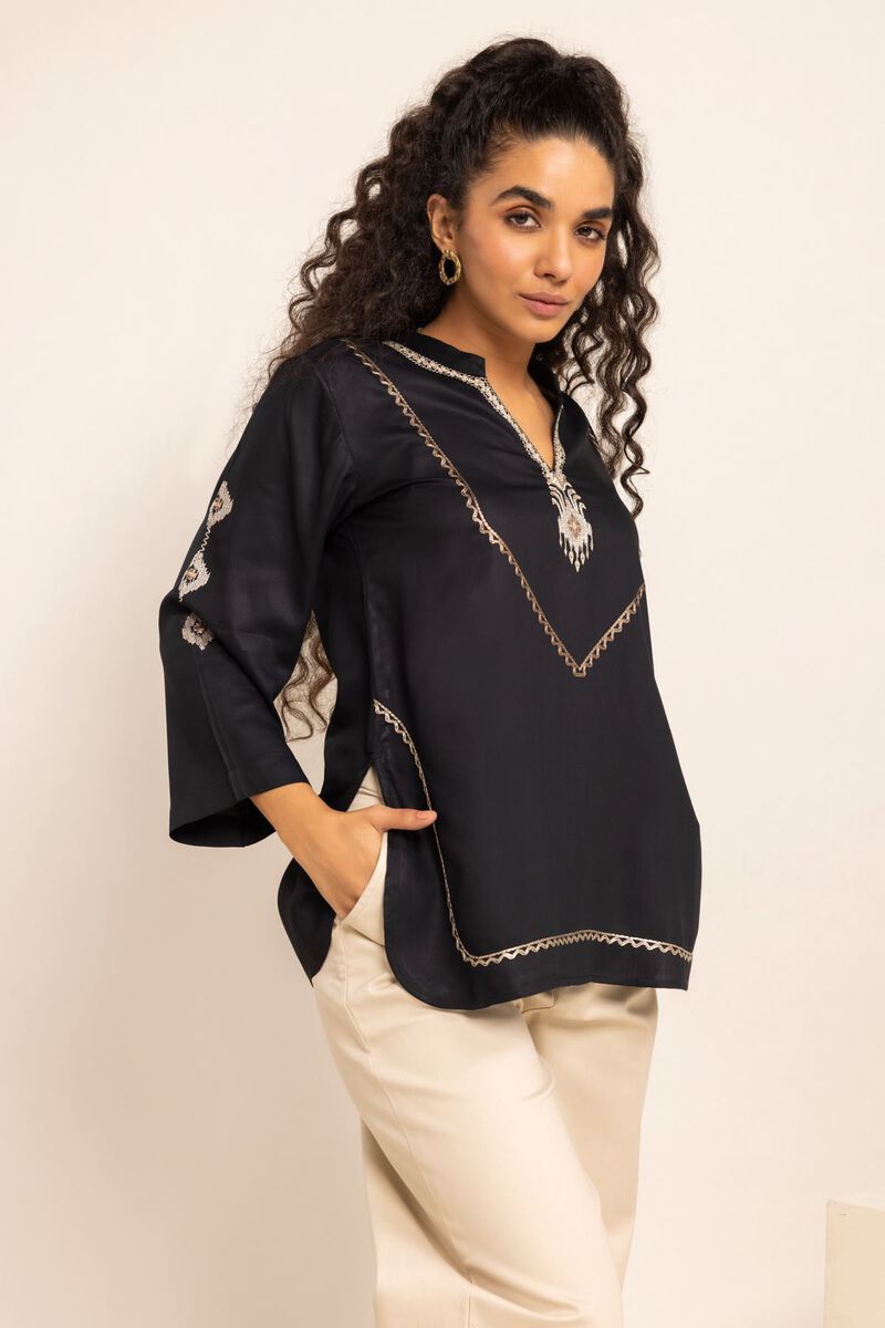  | Blouse | Embroidered | null