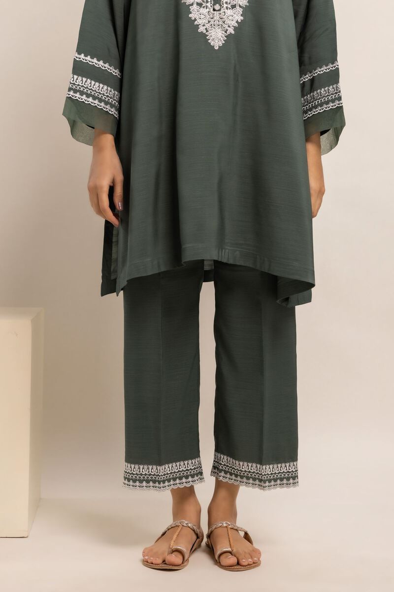 | Pants | Embroidered | null