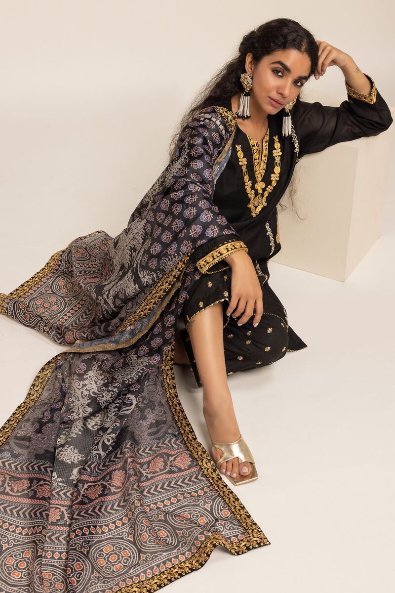  | Dupatta | Embroidered | null