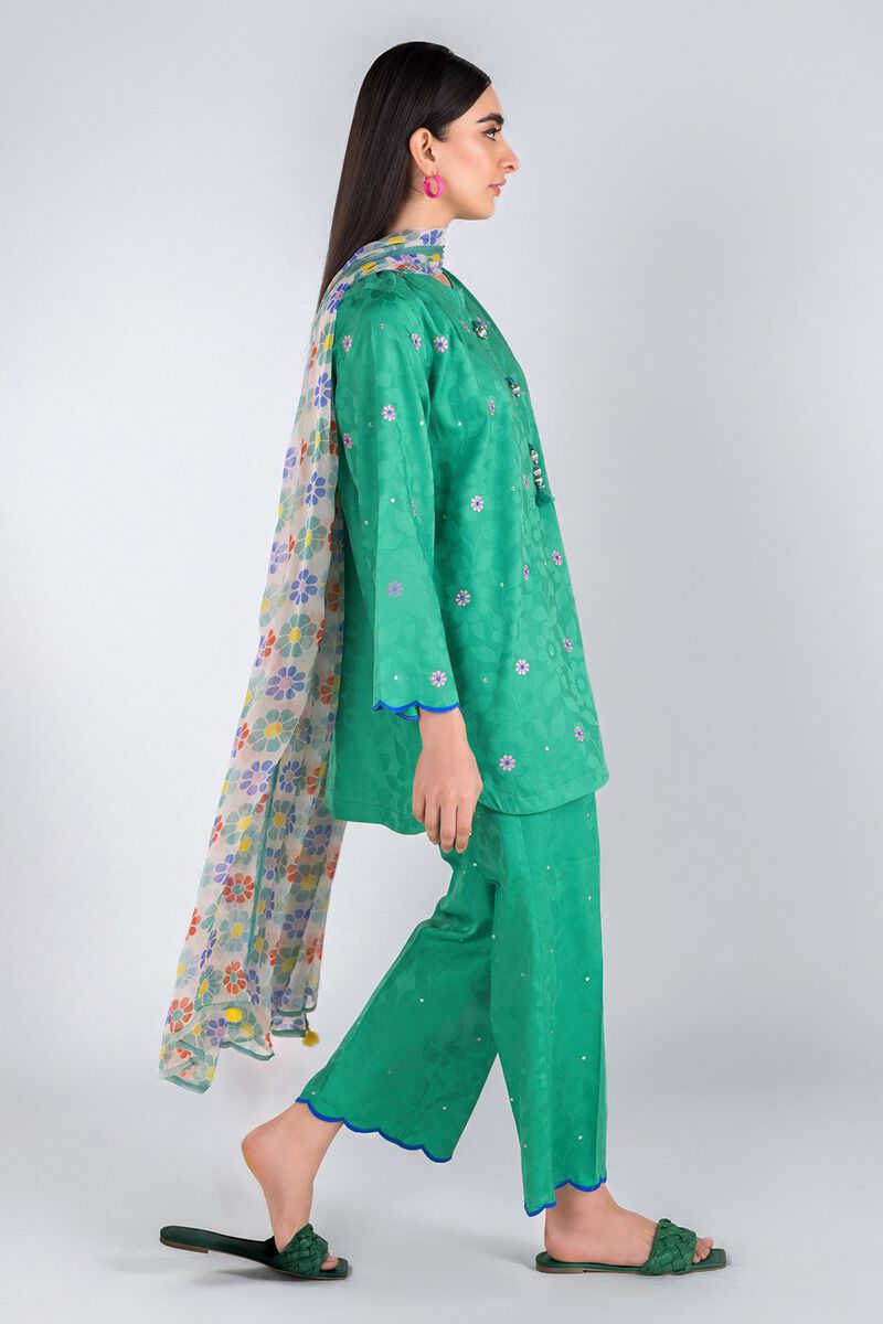 https://uk.khaadi.com/dw/image/v2/BJTG_PRD/on/demandware.static/-/Sites-khaadi-master-catalog/default/dw99f12932/images/hi-res/eeb24411_green_1.jpg?sw=800&sh=1200