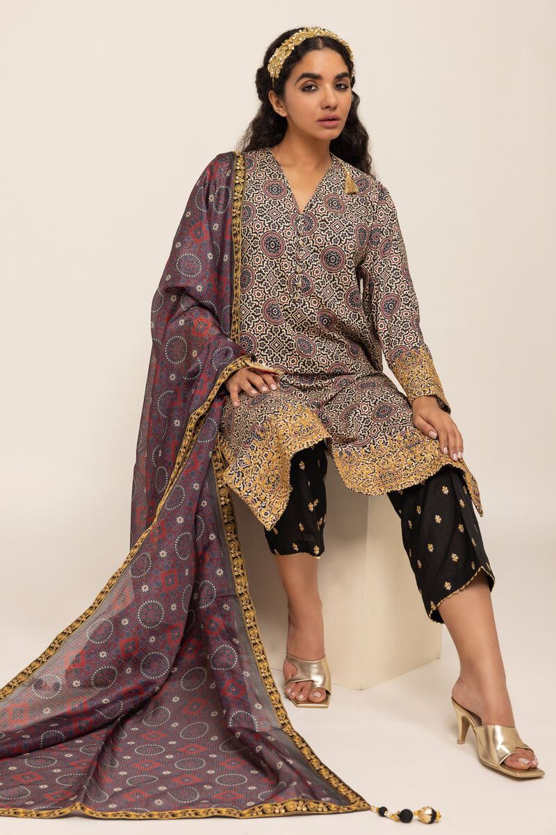  | Dupatta | Embroidered | null