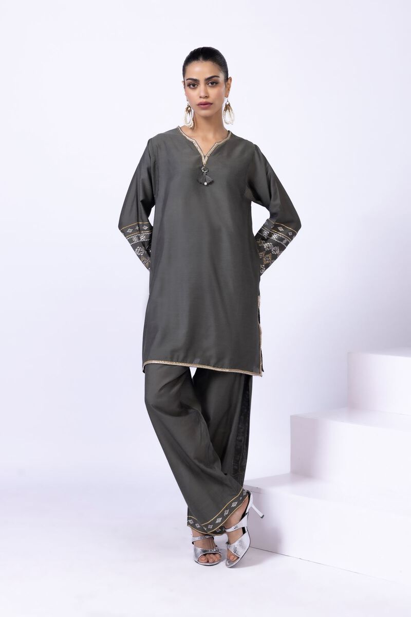 Embroidered | Raw Silk | Kurta | GBP 40.00