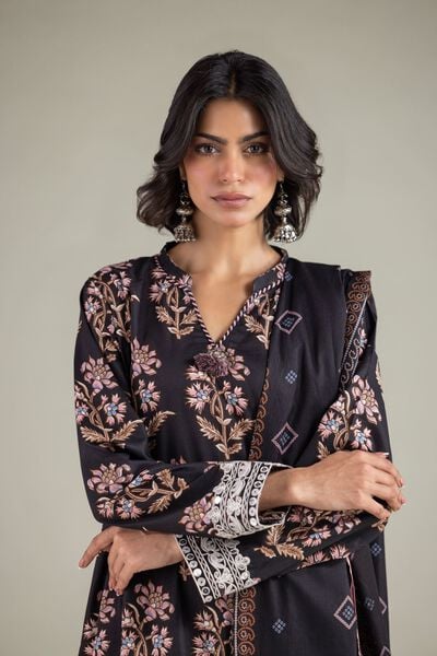 Embroidered | Lawn | Tailored 3-Piece Lawn | GBP 50.00