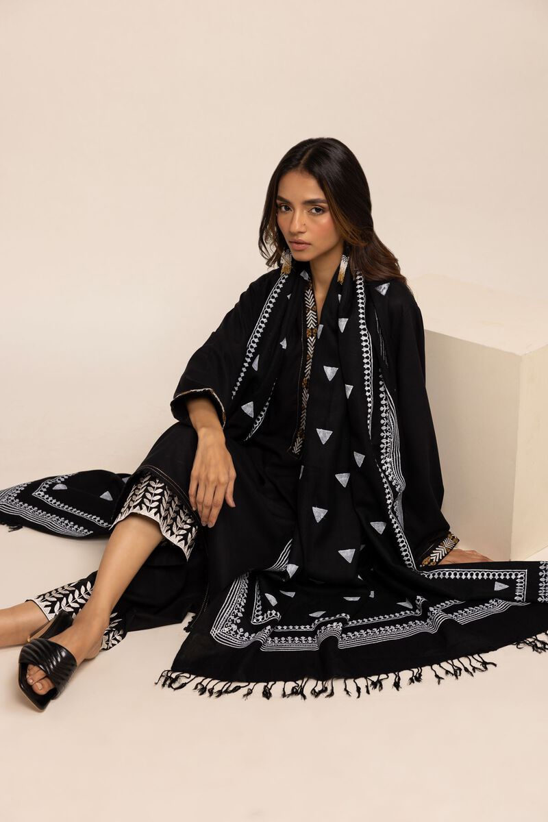  | Shawl | Embroidered | null