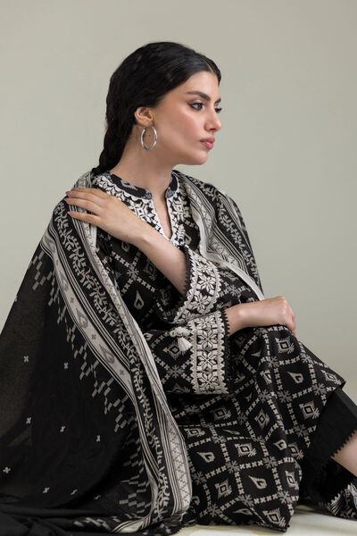 Embroidered | Lawn | Black Lawn Dupatta | GBP 15.00