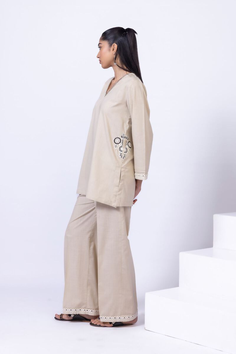 https://uk.khaadi.com/dw/image/v2/BJTG_PRD/on/demandware.static/-/Sites-khaadi-master-catalog/default/dwaf6e3d96/images/hi-res/24-12e08-08ba_multi_1.jpg?sw=800&sh=1200