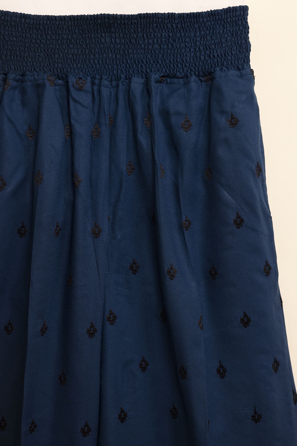 Buy Trousers | Embroidered | 6.00 GBP | 1001788697 | Khaadi United 